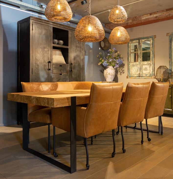 Eettafel hout robuust naturel met zwart metalen poot