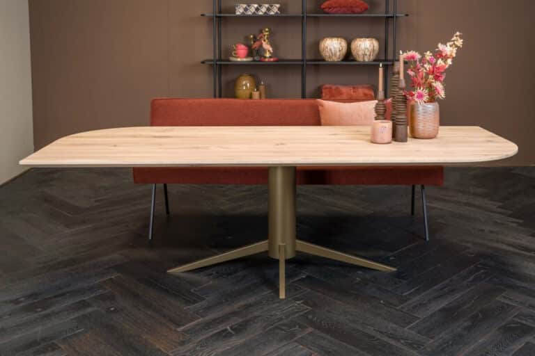 Eettafel eiken met bronze poot metaal