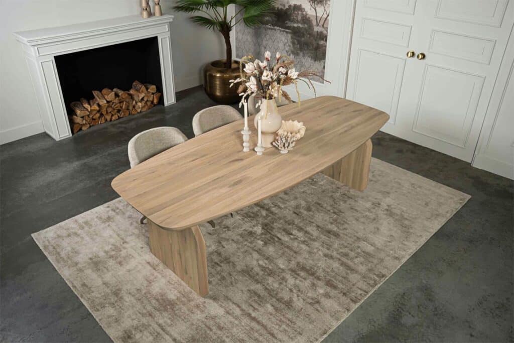 eettafel deens ovaal eiken hout met houten poten